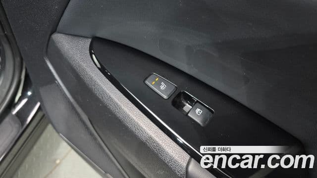 Kia Sportage 2021 — ფოტო 19/20