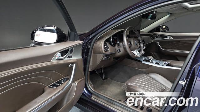 Kia Stinger 2020 — ფოტო 11/20