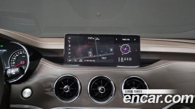 Kia Stinger 2020 — ფოტო 16/20