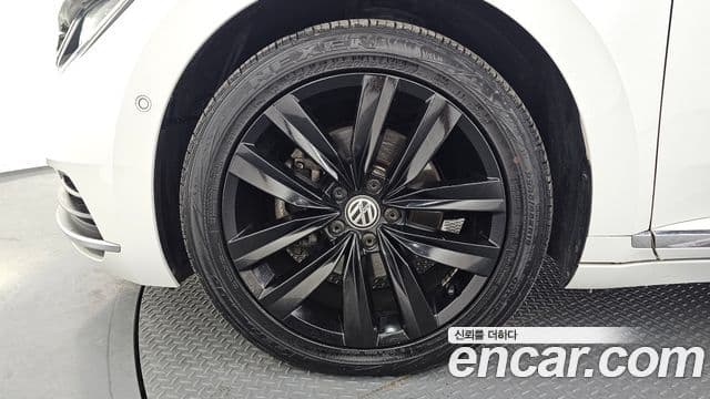 Volkswagen Arteon 2019 — ფოტო 5/20