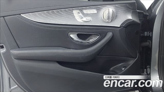 Mercedes-Benz E-Class 2022 — Фото 15/17