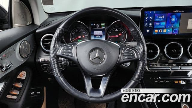 Mercedes-Benz GLC-Class 2018 — ფოტო 13/20