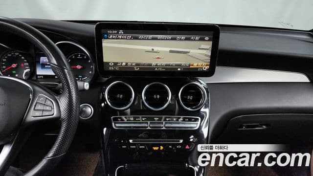 Mercedes-Benz GLC-Class 2018 — ფოტო 14/20