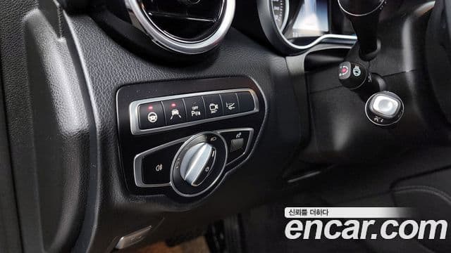 Mercedes-Benz GLC-Class 2018 — ფოტო 16/20