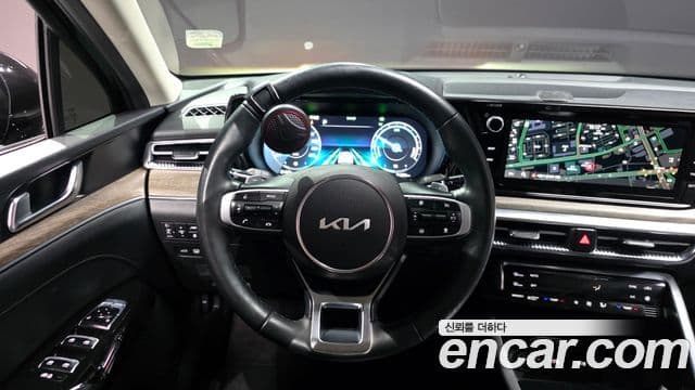Kia K5 2023 — ფოტო 13/20