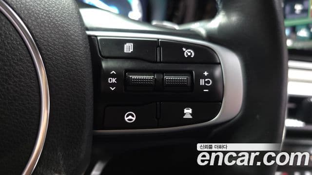 Kia K5 2023 — ფოტო 17/20