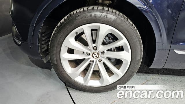 Bentley Bentayga 2020 — Şəkil 2/20