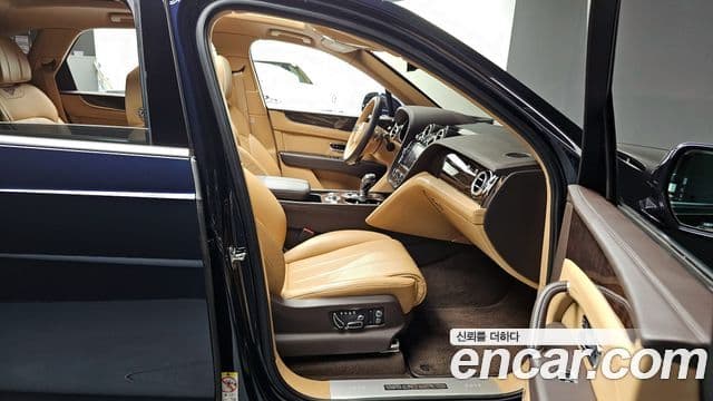Bentley Bentayga 2020 — Şəkil 10/20
