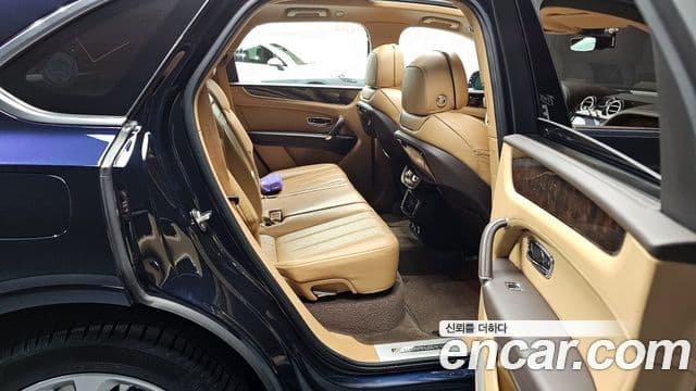 Bentley Bentayga 2020 — Şəkil 6/20