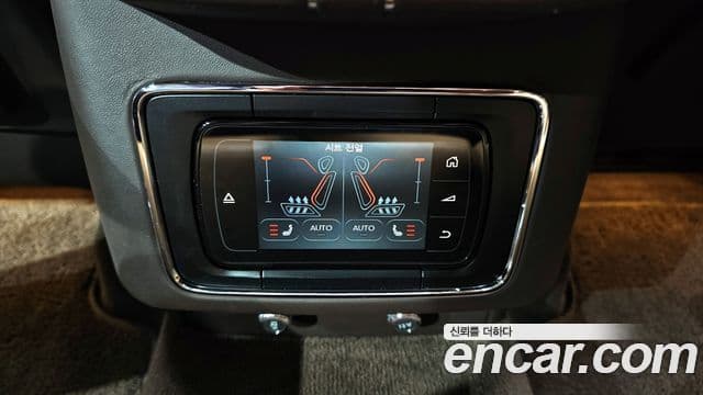 Bentley Bentayga 2020 — Şəkil 18/20