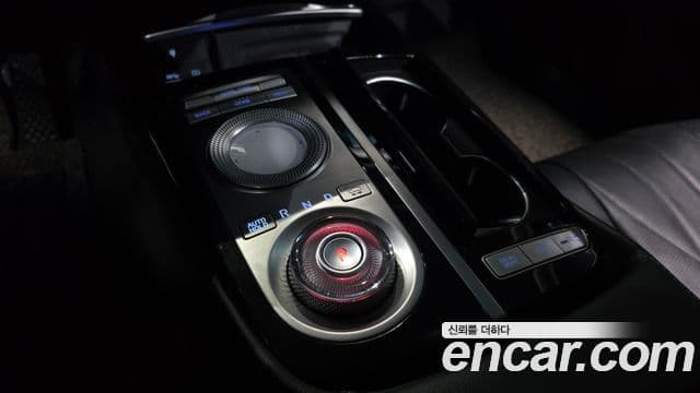 Genesis Electrified G80 2020 — Şəkil 9/20