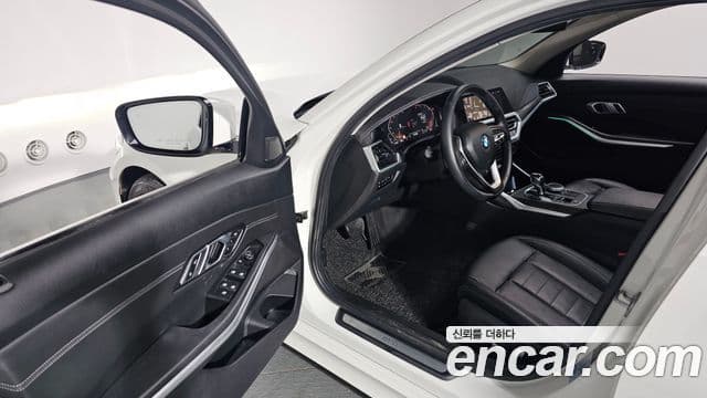 BMW 3 Series 2019 — Şəkil 11/20