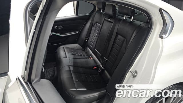 BMW 3 Series 2019 — Şəkil 12/20