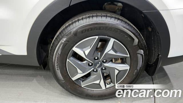 Kia Sorento 2022 — Фото 5/20