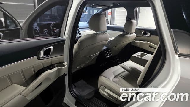 Kia Sorento 2022 — Фото 11/20