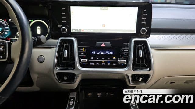 Kia Sorento 2022 — Фото 17/20