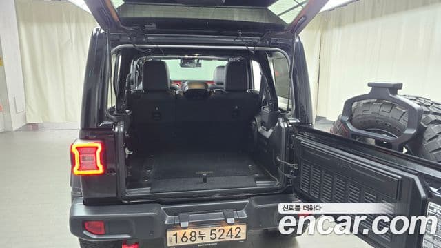 Jeep Wrangler 2020 — Photo 4/20