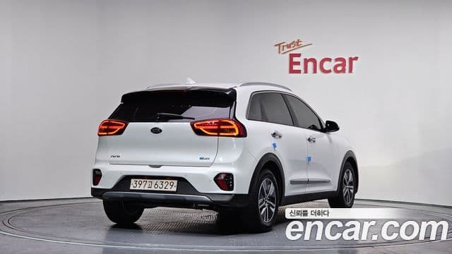 Kia Niro 2020 — ფოტო 2/20