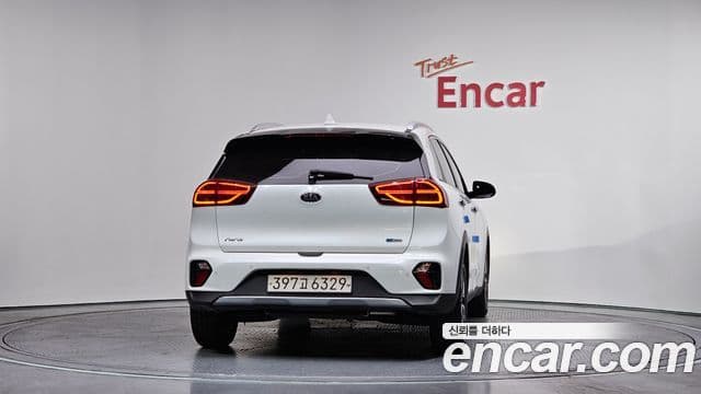 Kia Niro 2020 — ფოტო 4/20
