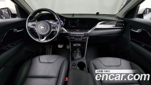 Kia Niro 2020 — ფოტო 7/20
