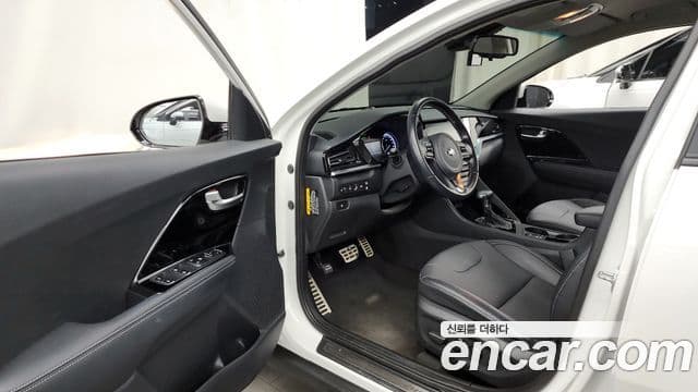 Kia Niro 2020 — ფოტო 10/20