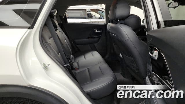 Kia Niro 2020 — ფოტო 12/20