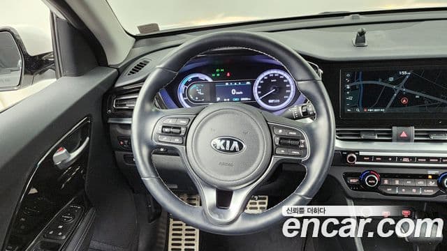 Kia Niro 2020 — ფოტო 13/20
