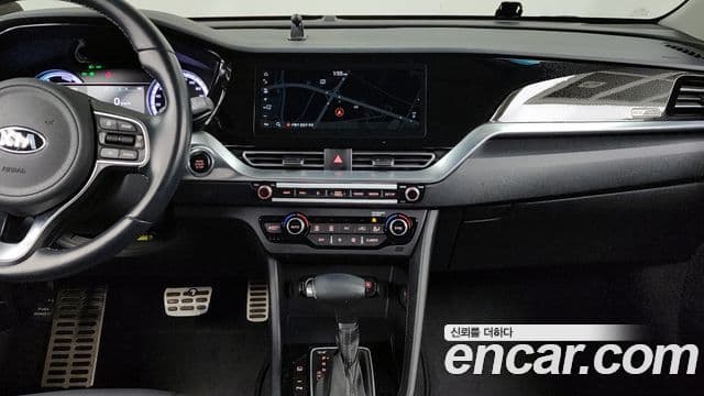 Kia Niro 2020 — ფოტო 14/20