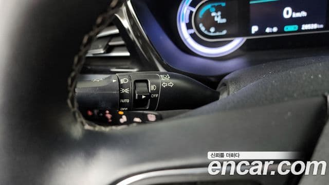 Kia Niro 2020 — ფოტო 18/20