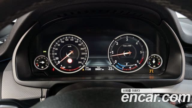 BMW X5 2018 — ფოტო 8/20