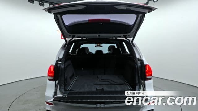 BMW X5 2018 — Photo 8/20