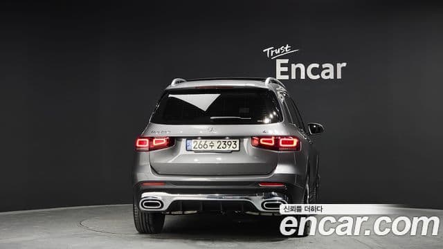 Mercedes-Benz GLB-Class 2022 — ფოტო 16/20