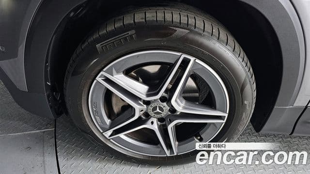 Mercedes-Benz GLB-Class 2022 — ფოტო 2/20