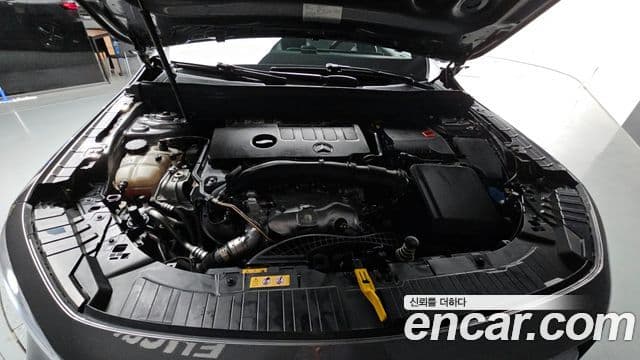 Mercedes-Benz GLB-Class 2022 — ფოტო 15/20