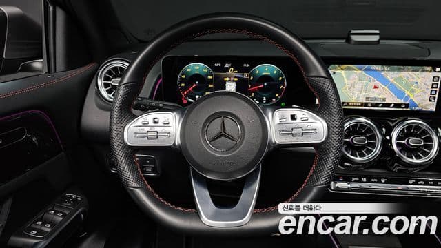 Mercedes-Benz GLB-Class 2022 — ფოტო 8/20