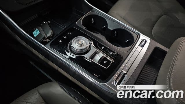 Kia Carnival 2023 — Şəkil 9/20