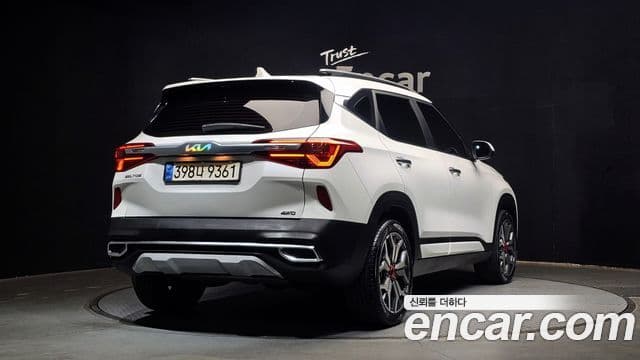 Kia Seltos 2022 — ფოტო 2/20
