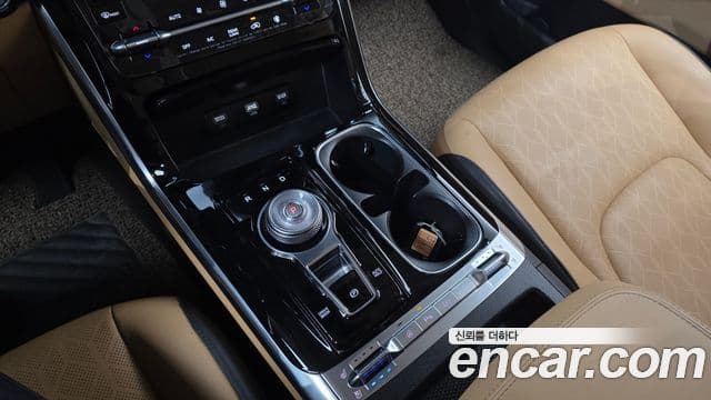 Kia Carnival 2023 — Şəkil 8/20