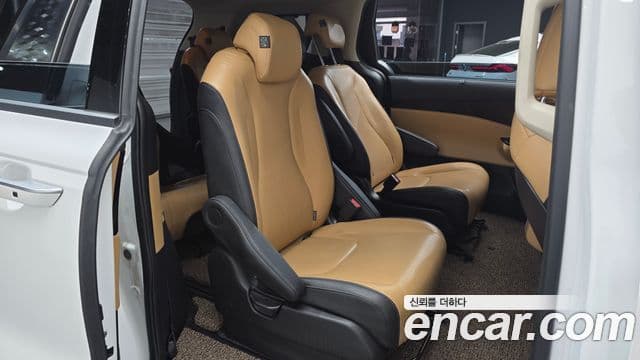Kia Carnival 2023 — Şəkil 12/20
