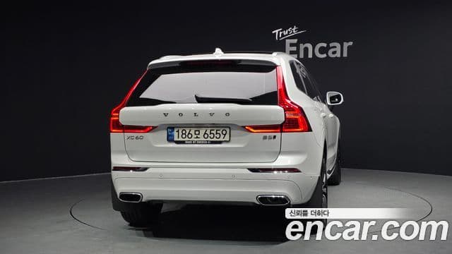 Volvo XC60 2021 — Şəkil 4/20