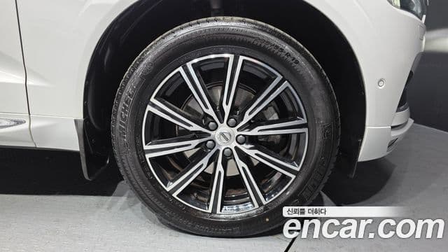 Volvo XC60 2021 — фото 5 из 20