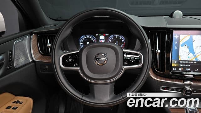 Volvo XC60 2021 — Şəkil 13/20