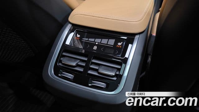 Volvo XC60 2021 — Şəkil 19/20
