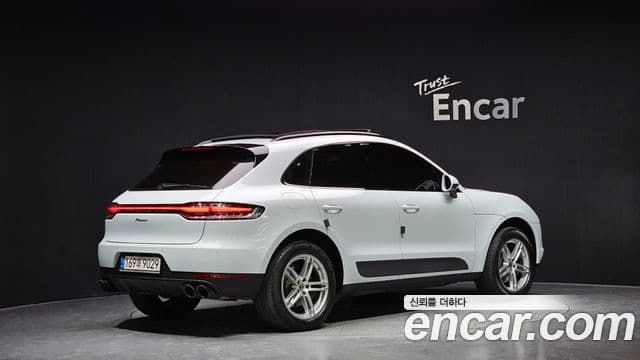 Porsche Macan 2021 — Фото 2/20