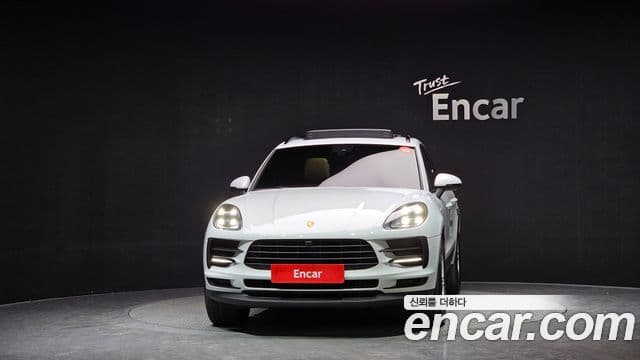 Porsche Macan 2021 — Фото 3/20
