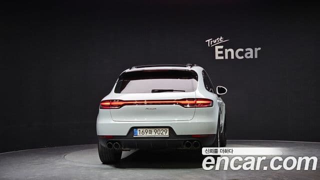 Porsche Macan 2021 — Фото 4/20