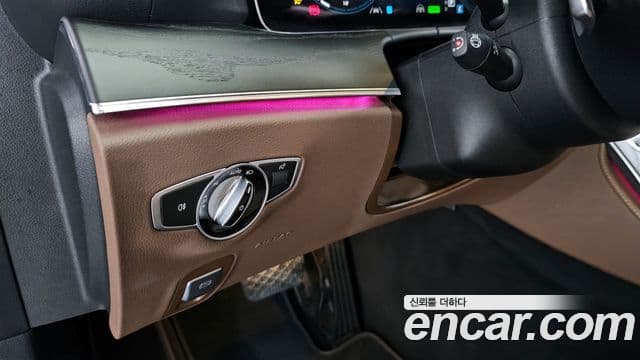 Mercedes-Benz E-Class 2021 — Şəkil 19/20