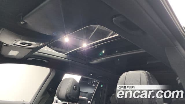 Mercedes-Benz GLS-Class 2021 — Photo 10/20