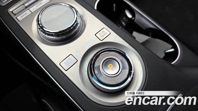 Genesis GV70 2021 — Şəkil 9/20