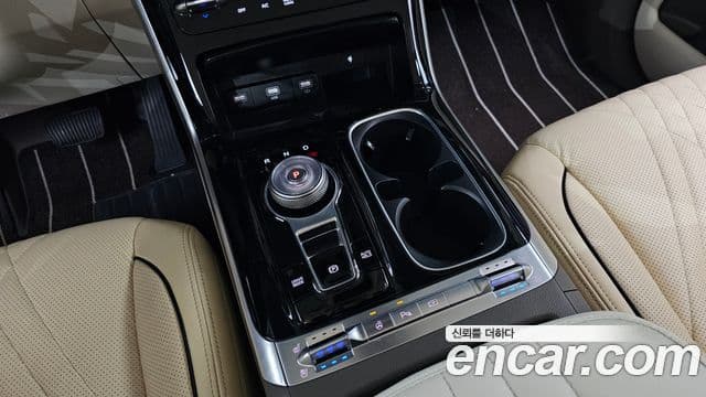 Kia Carnival 2023 — Şəkil 9/20